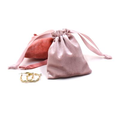 China Eco-Friendly Velvet Jewelry Pouches Favor Gift Bag Velvet Drawstring Chic Wedding Pouch For Makeup Cosmetic Eyelashes for sale