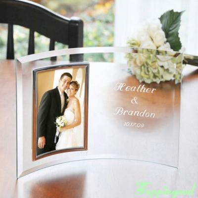 China Personalized Name By Family Table Decoration And Date Curved Glass Photo Frame For Wedding Keepsake for sale