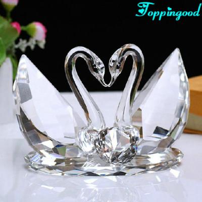 China Romantic Wedding Favor Crystal Couple Swan Gifts Clear from Europe for sale