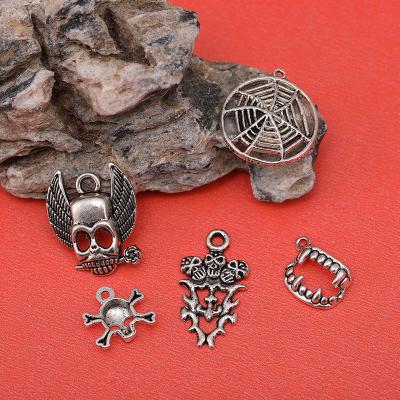 China E-Co Halloween Alloy Friendly Hot Selling Skull Charms Spider Web Skeleton Pendant DIY Jewelry Accessories for sale