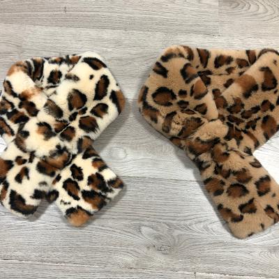 China Comfortable Winter Women Bib Cycling Warm Scarves 2020 New Fashion For Women Leopard Print Scarves for sale