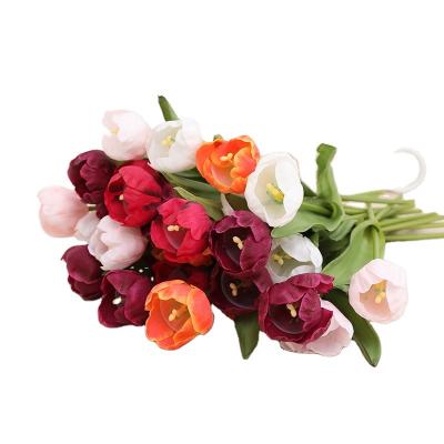 China Beautiful 2022 Artificial Flower Hot Selling Feeling Colorful Moisturizing Tulip Bouquet Bridal Bouquet Artificial With Big Flower Tulips for sale