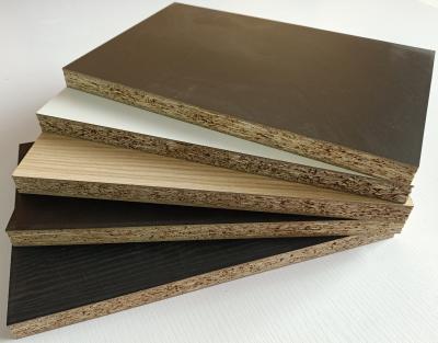 China Modern Furniture Grade E0 E1 E2 Melamine Particleboard MDF Particle Board Manufacturer for sale