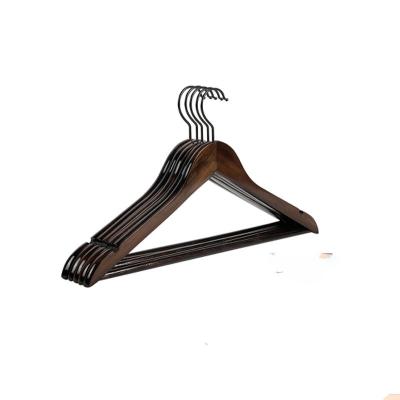 China Eco-friendly Material High-grade Suit 20 Pack Non Slip Bar Smooth Finish Solid Swivel Hook Precisely Cut Notches Wooden Hangers Stand for sale