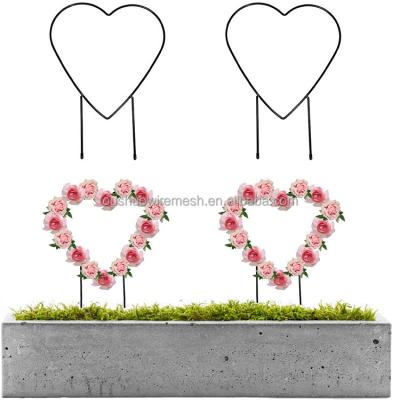 China Braid make heart shape flower garland plant and flower support frame for floral decorations for sale