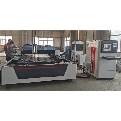 China Lange levensduur metalen buis lasersnijmachine 3000 * 1500 mm snijgebied industriële lasersnijder Te koop