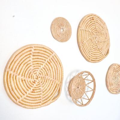 China Art Decor Boho Style Wicker Handmade Round Plate - Woven Rattan Plant Plankton Wall Decor Hanging Basket for sale