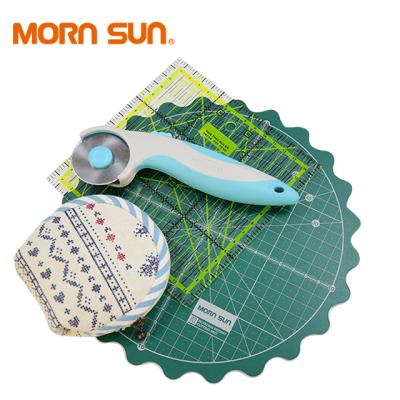 China NEW Taiwan PVC Self Healing Quilting Anti-Skid Patchwork Thumb Grip TURNING Rotary Quilting Cutting Mat For School Supplies for sale