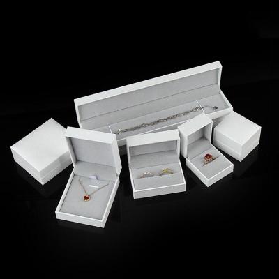 China Recyclable Premium Velvet Paper Jewelry Gift Boxes For Jewelry Packaging Boxes With Logo for sale