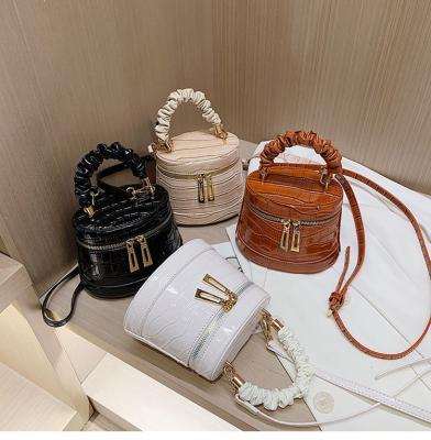 China Luxury Bucket Bag Designer Women Totes Handbags Fashion Bags Women Cross - Body Shoulder Bags for sale