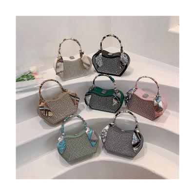 China Fashion Diamonds Studded Apple Ladies Shaped Handbags Crystal Chains Luxury Bucket Shoulder Clip Handbags Small Messenger Bag for sale