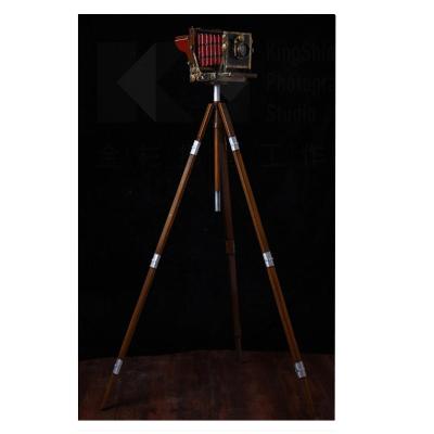 China Hot Selling Courage Camera Europe Retro Iron Craft Home Decoration Model With Tripod for sale