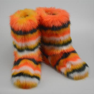 China Waist Massage Customized Handmade Winter Ankle Faux Fur Indoor Knitted Women Boots for sale