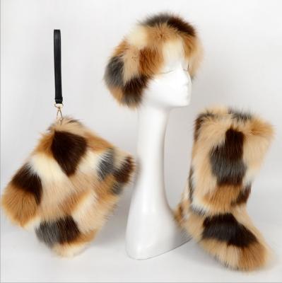 China Fashionable wholesale winter rainbow faux fox fur snow boots handbag purse purse sets with fur headband for sale