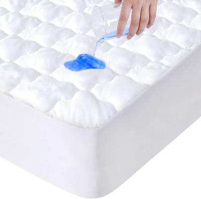 China Waterproof mattress protector waterproof breathable and silent twin mattress pad cover quilted equipped with deep pocket up to 14