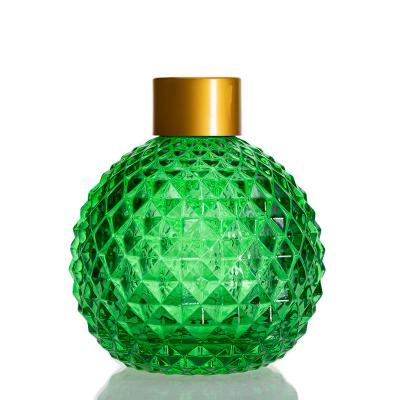 China Personal Care Wholesale Aroma Glass Empty Reed Diffuser Bottle 200ml Round Diffuser Bottle Green for sale