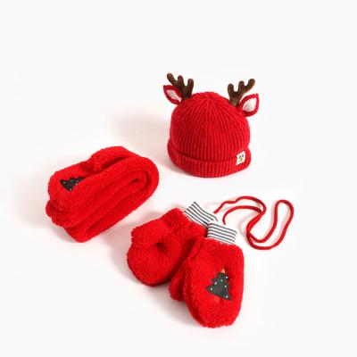 China Medium Classic Christmas Hat, Kids And Adults, Lovely Baby Winter Christmas Knitted Muffler Slouchy Hats for sale