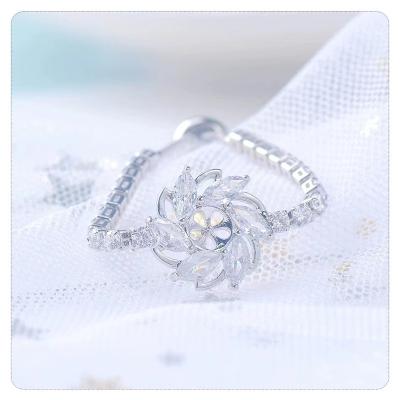 China Popular Vintage Fashion Lady Jewelry Simple Creative Flower Bracelet Zircon Tennis Pull Adjustable Bracelet for sale