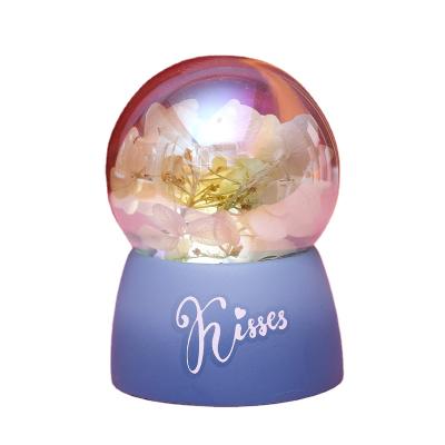 China New Creative Aesthetic Europe Resin Star Light Ornaments Waterball Decoration Wedding Favors Snow Globe Valentine Birthday Gifts Crafts for sale