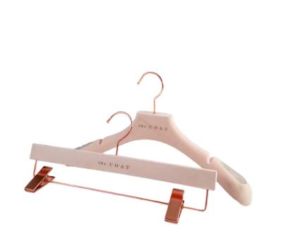 China YT Wedding Dress Cloth Hanger Velvet Dress Hanger Luxury Anti-Slip Ivory Color Bridal Bridal Hanger for sale