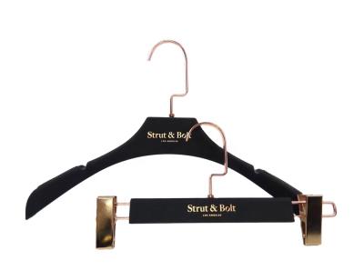 China 2021 Hot Sale Morden Luxury Matte Black Rubber Coated Coat Hanger Panties Plastic Hanger For Clothes for sale