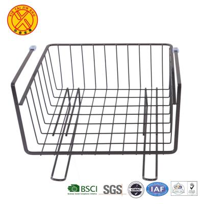 China Viable Best Black Kitchen Bathroom Decorative Stainless Steel Metal Wire Mesh Storage Hanging Basket for sale