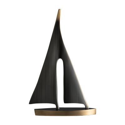 China Creative Modern Abstract Sculpture Europe Metal Home Decor Sailboat Living Room TV Wine Cabinet Desk Table Indoor Decor for sale