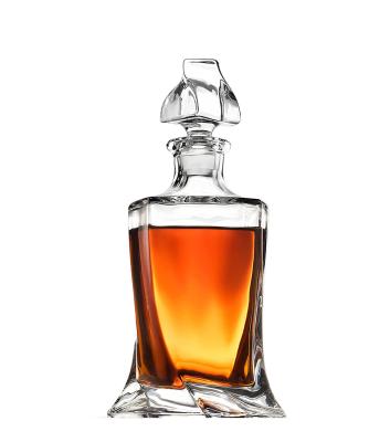 China Quadro Microwavable Aristocratic Exquisite Design Glass Whiskey 28 Ounce Liquor Decanter Glass Wine Bottle for sale