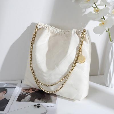 China Fashion Wholesale Genuine Leather Chain Totes Fashion Women Shoulder Shopping Handbag Casual Ladies Large Capacity Bucket Bag for sale