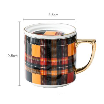 China Sustainable Ins Nordic Black And White Plaid Ceramic Dropshipping Coffee Mug With Gold Rim for sale