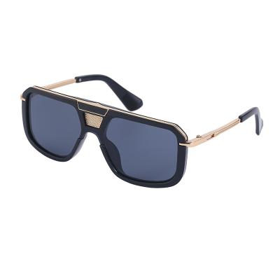 China Fashion Sunglasses Fashion Oversized Sunglasses For Men And Women Vintage Square Polarized Eyewear PC Lens Metal Frame 2022 Glasses for sale