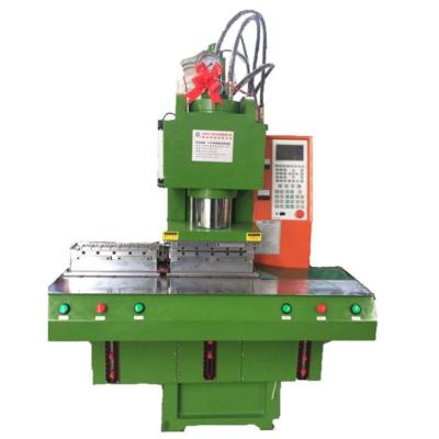 China 55Tons Full Automatic C Type Plastic Injection Molding Machine For Plug Making à venda