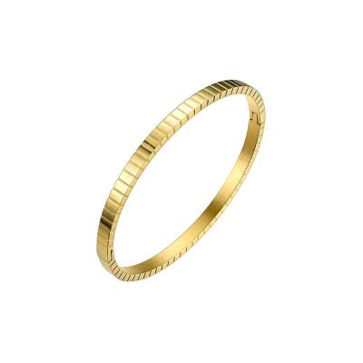 China FASHIONABLE Geometry Strap Pattern Accessories Bangles 18K Gold Plated Stainless Steel Bangles Jewelry For Women Gift Party BM192001 for sale