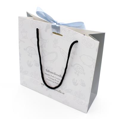 China Shopping White Sliver China Gift Brand Cheap Paper Bag Manufactures Packaging for sale