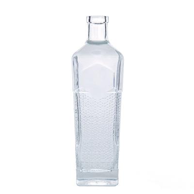 China Beverage Wholesale 700ml Clear Liquor Glass Bottle With Cork for sale