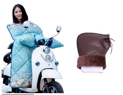 China Fashion Handlebar Warm Rechargeable Gloves Rates Electric Plush Motorcycle Grip Cover Winter Motorcycle Heating Handlebar Muffs for sale