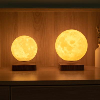 China Minimalist 2022 Indoor Decoration LED Touchswitch Table Lamp Floating Magnetic Levitation 3 Color 14cm 18cm Moon for sale