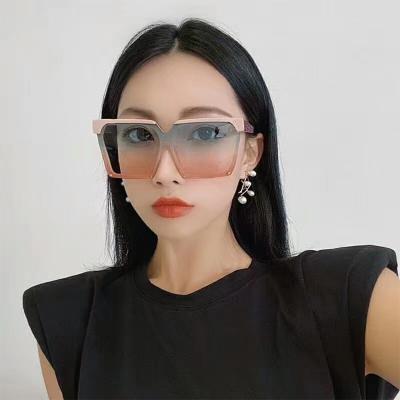 China Rimless Glasses Logo Trendy Ladies Sunglasses Custom Made Gafas De Sol Anti UV400 Gradient Design Sun Glass Women UV400 Glasses for sale