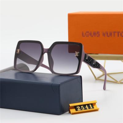 China Luxury Designer Letter L Colorful Letter V Logo Sun Shades Glasses Women 400 UV 400 Brand Sunglasses 2022 Fashion Personality Women Sunglasses for sale