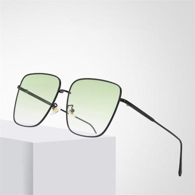 China Anti Alloy UV400 Square Sunglasses For Men Women Retro Big Gradient Brand Sun Glasses Green Metal Oversized New Fashion Shades for sale