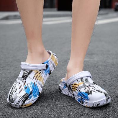 China Factory wholesale fashion trend A0250 clogs fashion garden shoes summer cheap men beach clogs for sale