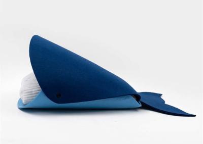 China Handwash Folding Blue Shark Stocked Felt Cat Bed for sale