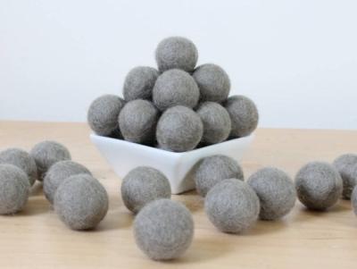 China Glaubten freundliche Diy 1.5cm geglaubte Wollbälle Eco, Wolle Pom Poms zu verkaufen