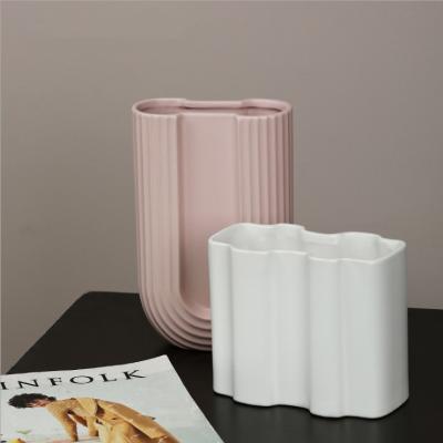 China Europe Color Porcelain Vases Luxury Modern Hot Pink Ceramic Vase for sale