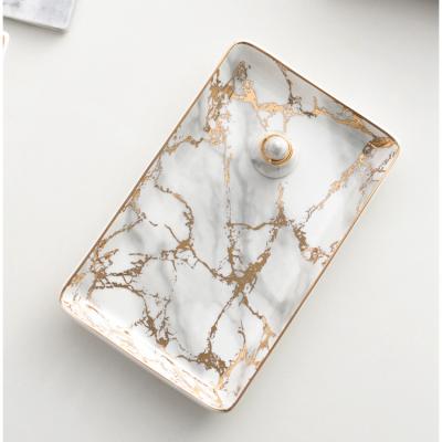 China Hot Sustainable Wholesale New Products Gold Ceramic Porcelain Available Charger Plates for sale