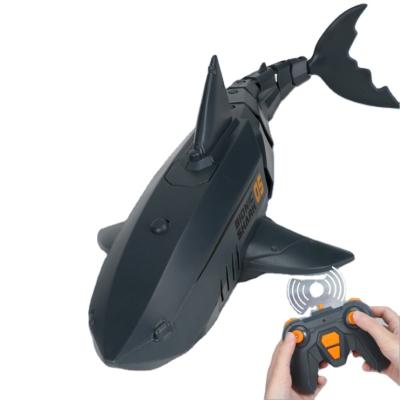 China RC/USB Charging 3 Colors Available Smart Toys 2.4G Simulation Shark Infrared Remote Control Bionic Toy For Multiplayer Competition for sale