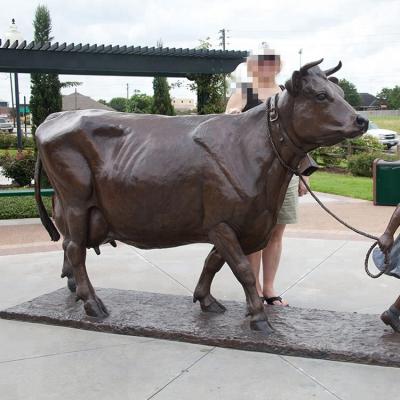 China Life Size Bronze Cow Design Metal Bull Sculpture By The Yard Europe Factory Supply New With High Quality for sale