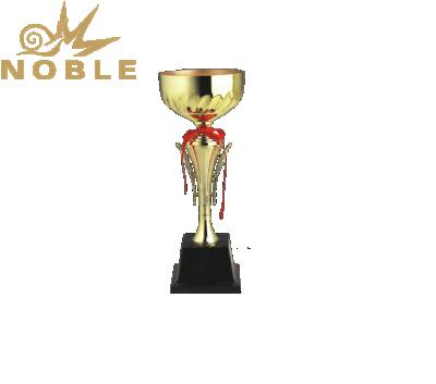 China Europe Popular Design Metal Trophy Cups for sale