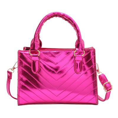 China 2023 fashion trend radium handbag high quality colorful PU shiny texture single shoulder cross - body bag for sale