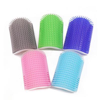 China New Design 2021 Sustainable Grooming Cat Corner Scratching Rubbing Brush Hair Cleaning Comb for sale